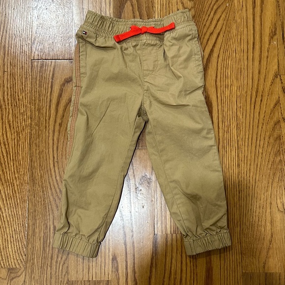 Tommy Hilfiger Khaki joggers - Picture 1 of 5